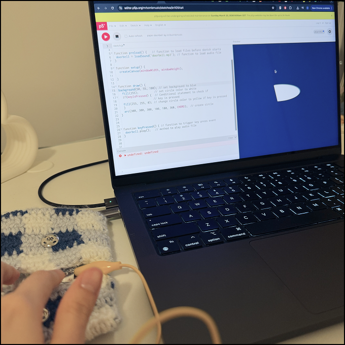 Learning how to make organic shapes in p5.js